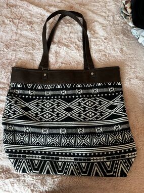 thirty-one Black and White Aztec Tote with Dark Brown Trim